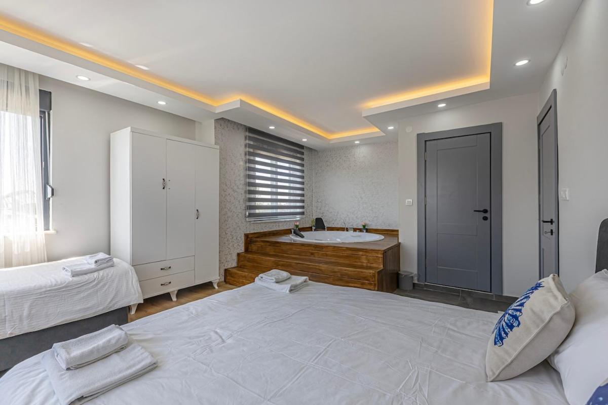 Near By The Land Of Legends , Private Pool , Moon Villa *
