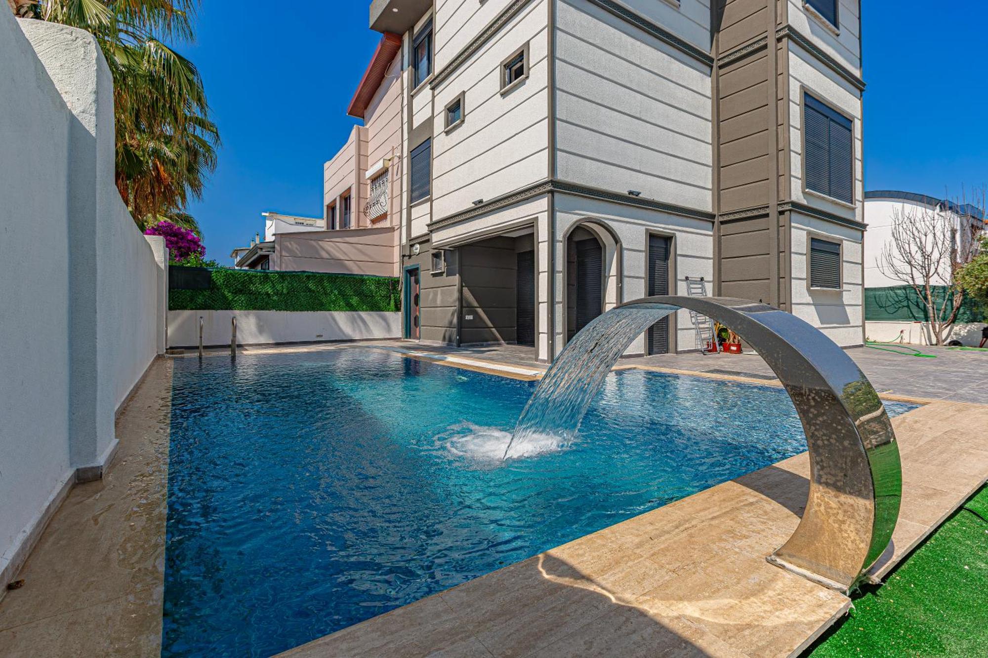 Villa Near By The Land Of Legends , Private Pool , Moon *